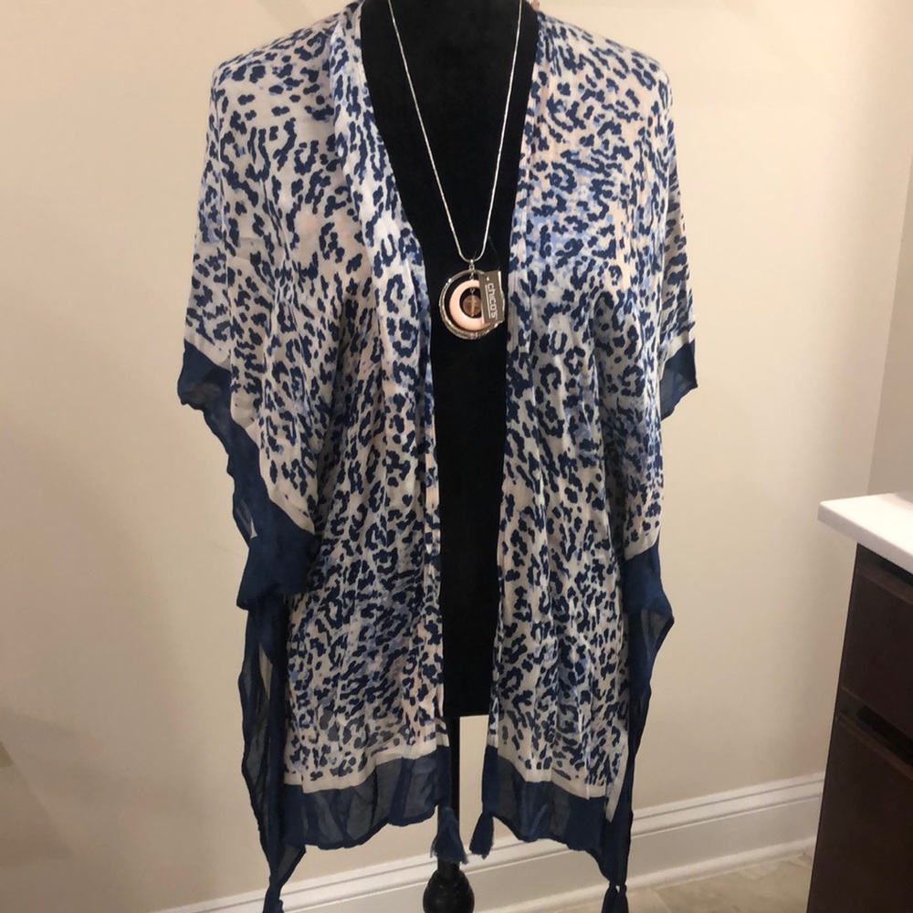 Chico’s NWT Cheetah Ruana with tassels